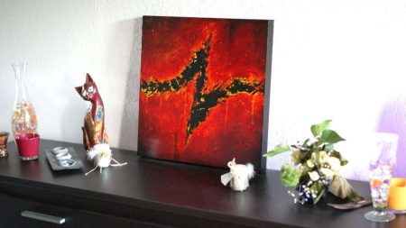 tableau-rouge-sur-bois-brillant