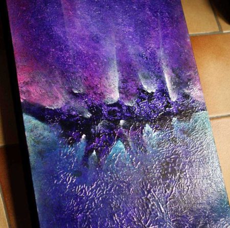tableau-violet-bleu-sur-bois
