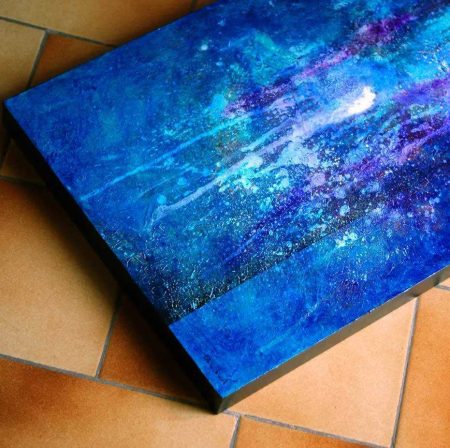 tableau-sur-bois-bleu
