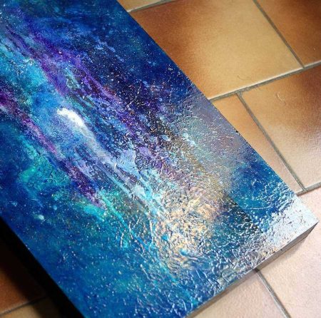 tableau-sur-bois-bleu