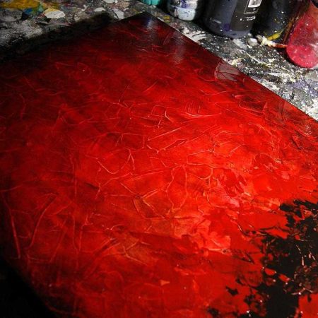 tableau rouge et noir sur bois