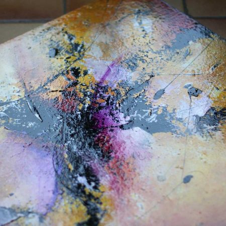 tableau jaune et rouge sur bois en vente