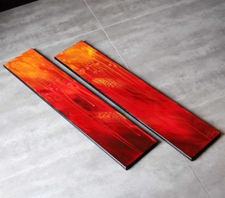 tableau rouge et marron en hauteur